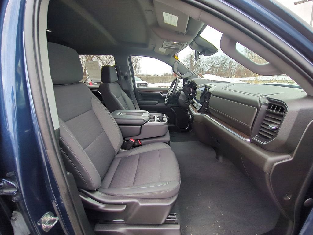 2022 Chevrolet Silverado 1500 LT (2FL)