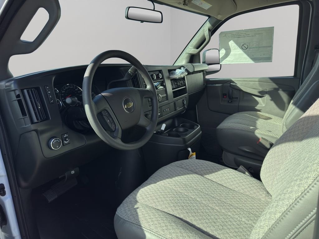 2025 Chevrolet Express Cargo 3500 WT