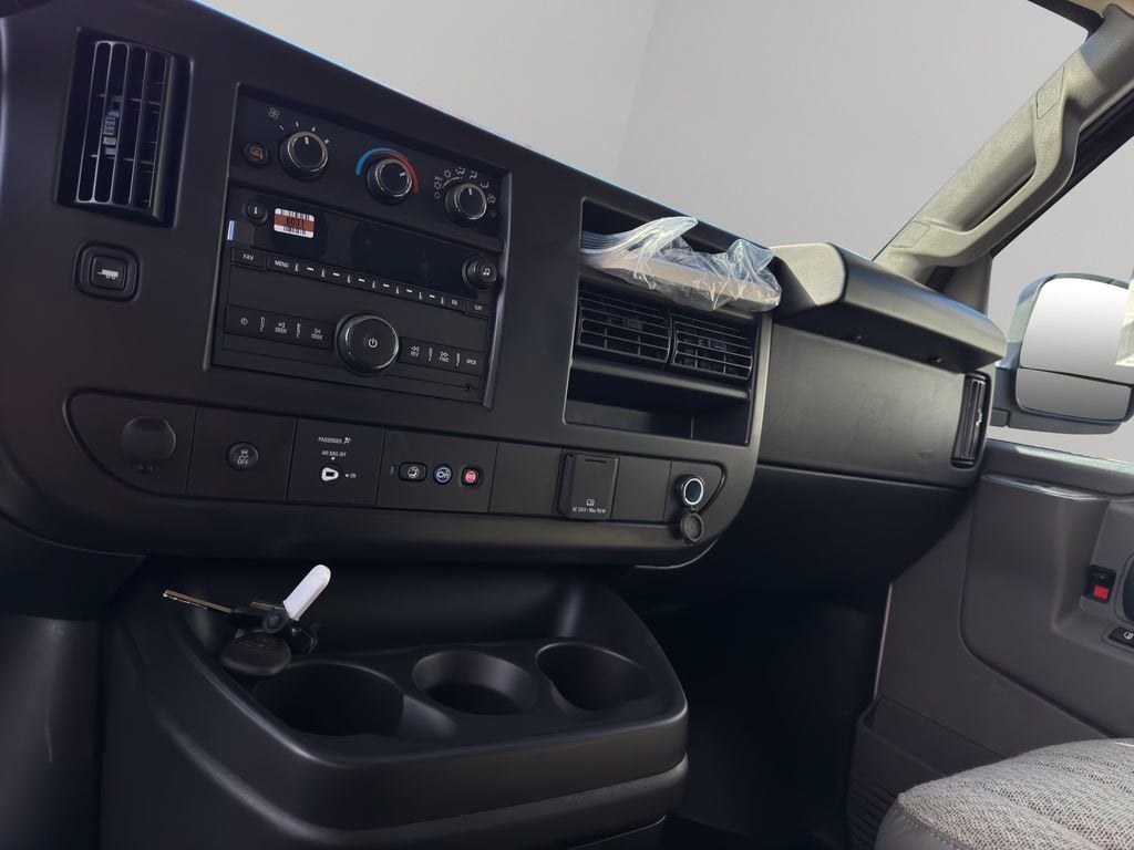 2025 Chevrolet Express Cargo 3500 WT