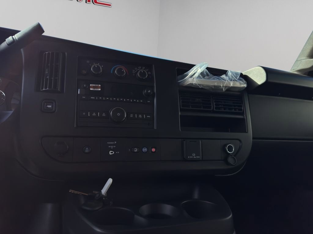 2025 Chevrolet Express Cargo 3500 WT