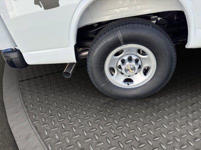 2025 Chevrolet Express Cargo 3500 WT