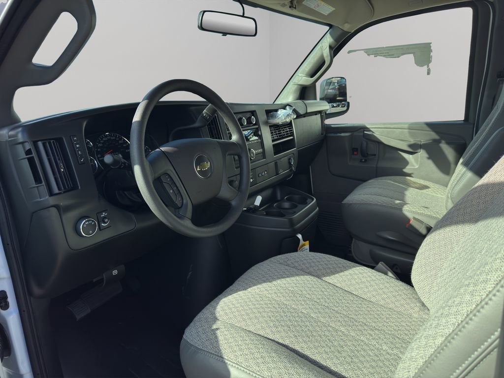 2025 Chevrolet Express Cargo 3500 WT