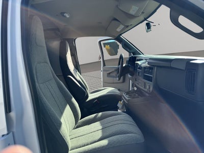 2025 Chevrolet Express Cargo 3500 WT