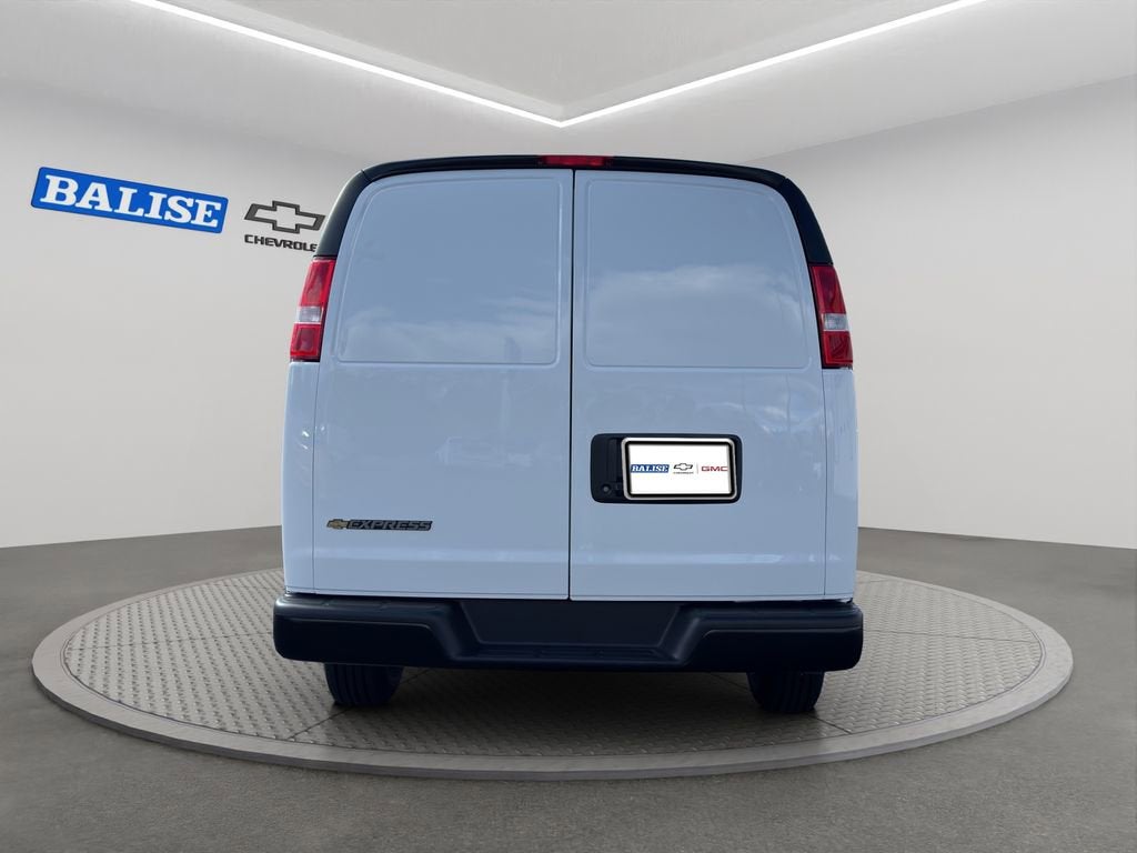 2025 Chevrolet Express Cargo 3500 WT
