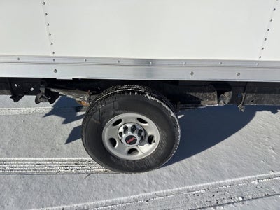 2025 GMC Savana Cutaway 3500 1WT