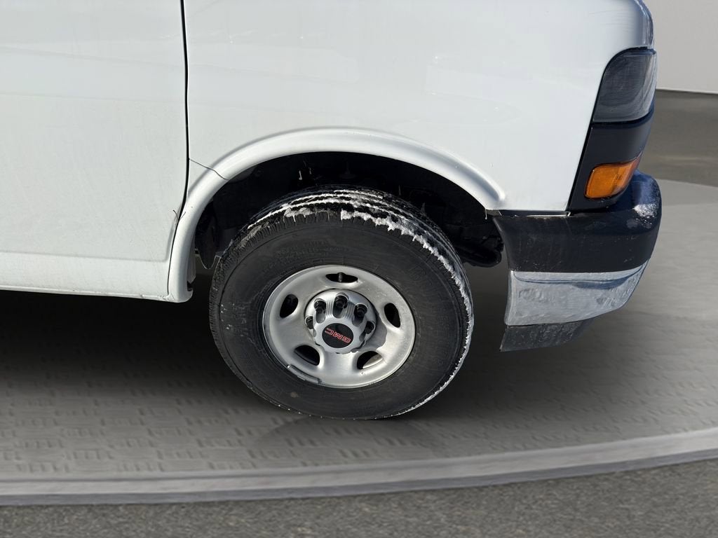 2025 GMC Savana Cutaway 3500 1WT