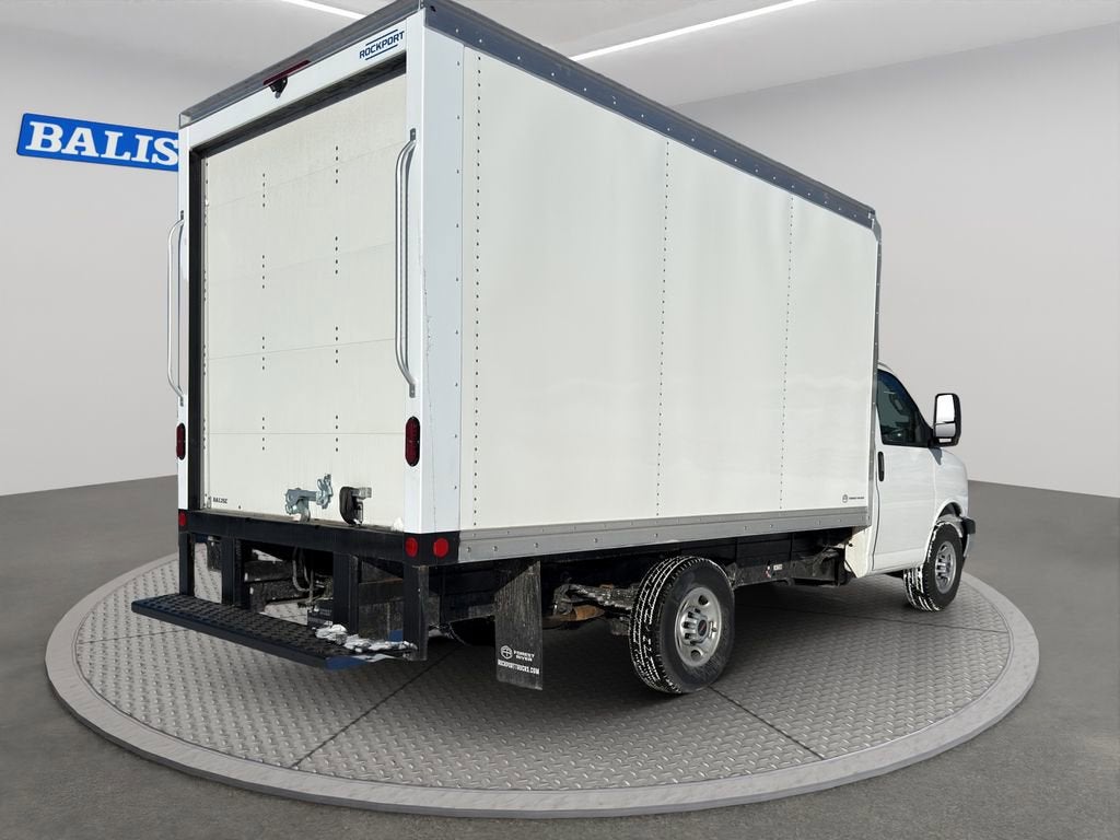 2025 GMC Savana Cutaway 3500 1WT