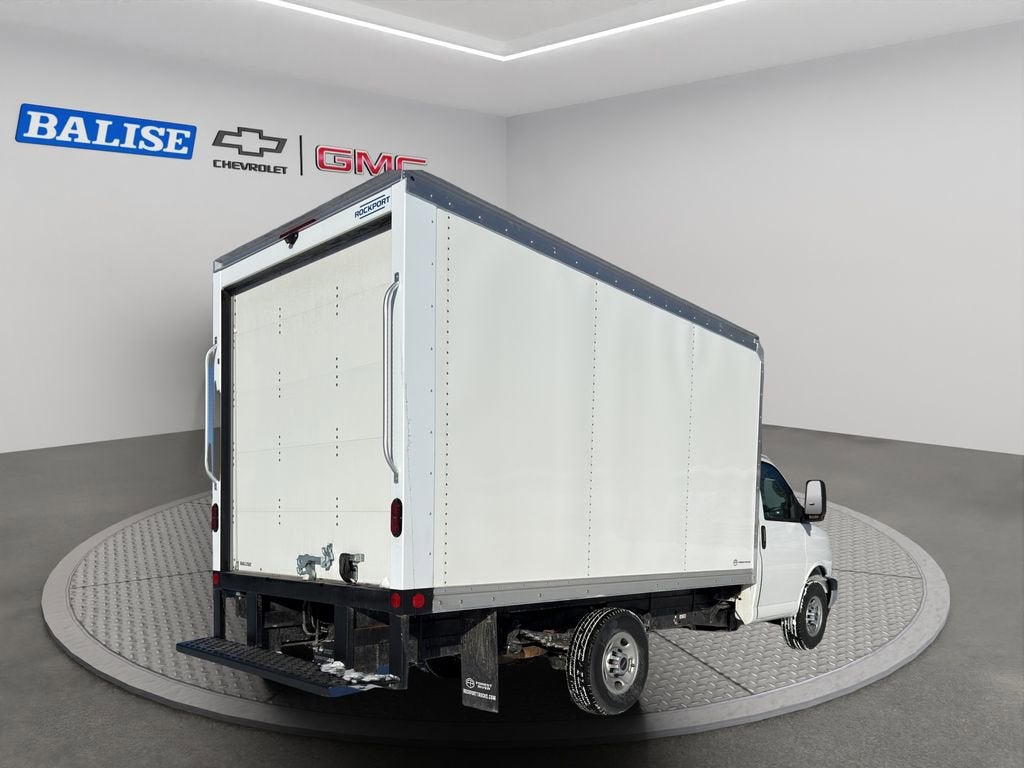 2025 GMC Savana Cutaway 3500 1WT