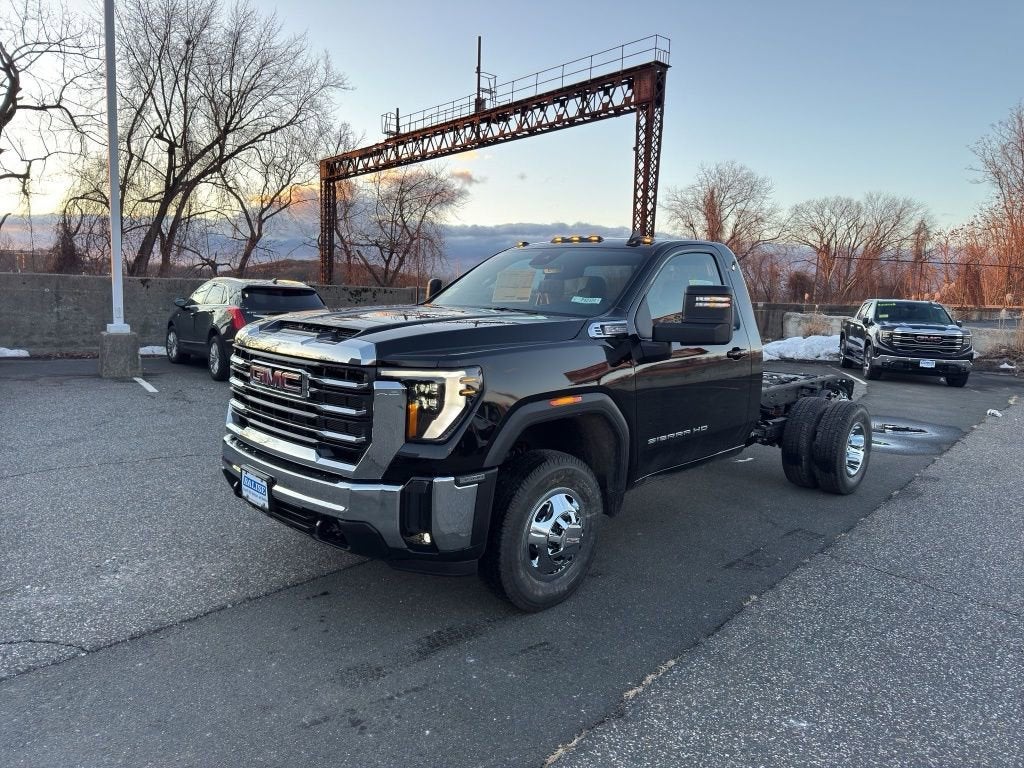 2026 GMC Sierra 3500 HD Chassis Cab SLE