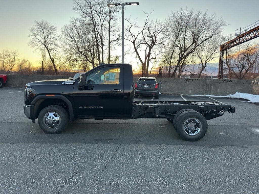 2026 GMC Sierra 3500 HD Chassis Cab SLE