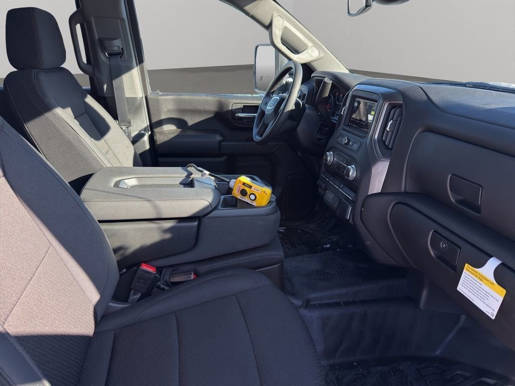 2025 GMC Sierra 3500 HD Chassis Cab Pro