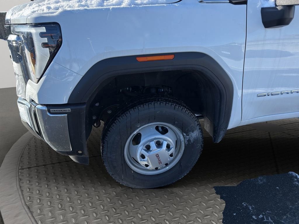 2025 GMC Sierra 3500 HD Chassis Cab Pro