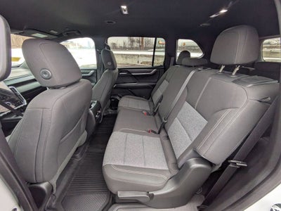 2025 GMC Acadia Elevation