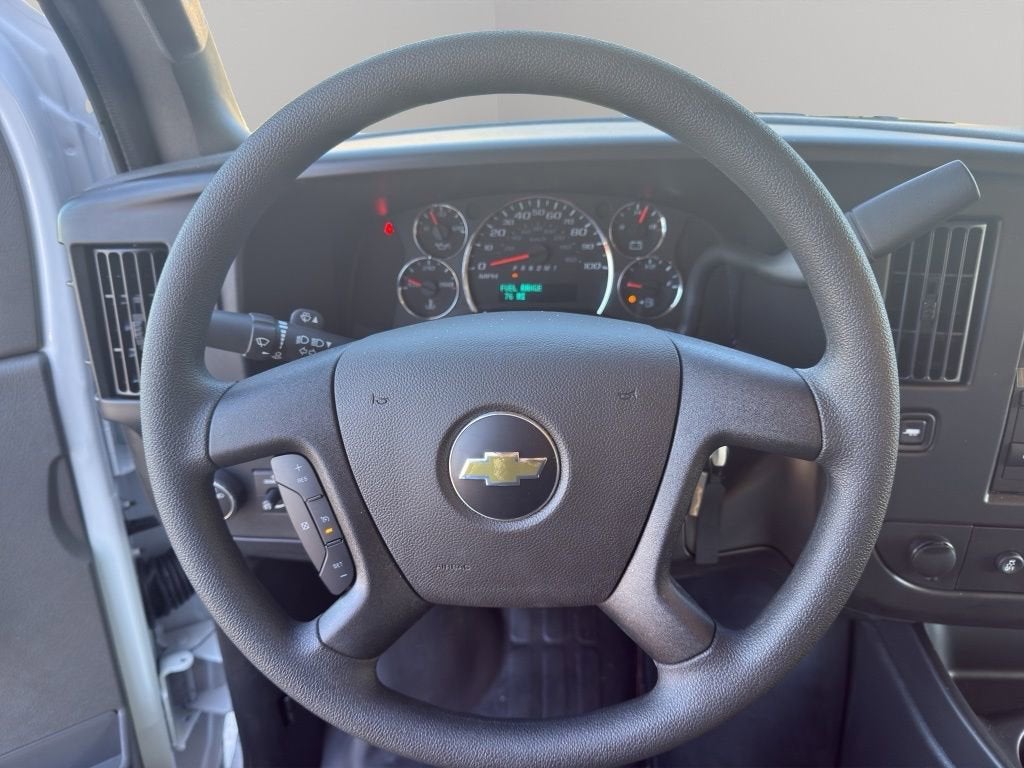 2025 Chevrolet Express Cutaway 3500 1WT