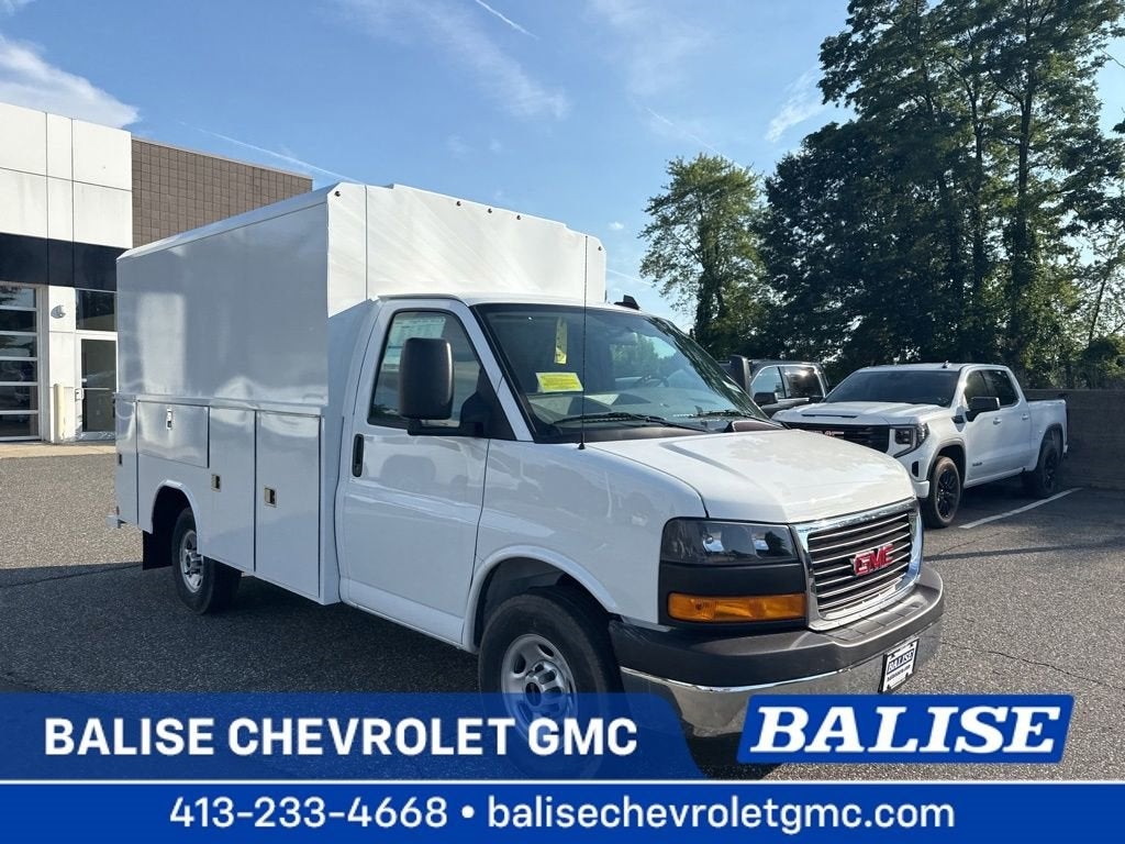 2025 GMC Savana Cutaway 3500 1WT
