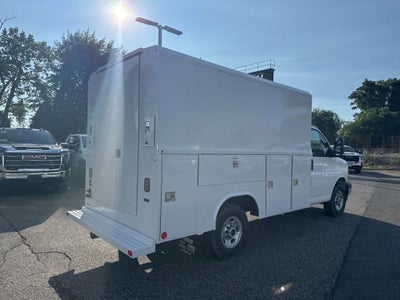 2025 GMC Savana Cutaway 3500 1WT