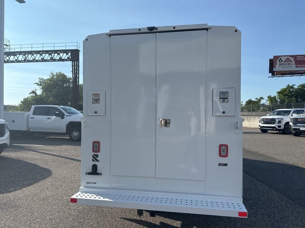 2025 GMC Savana Cutaway 3500 1WT