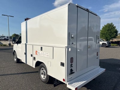 2025 GMC Savana Cutaway 3500 1WT