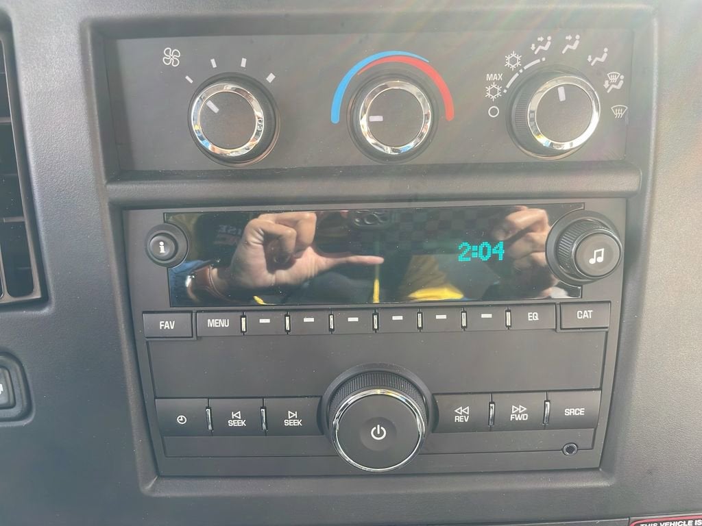 2025 GMC Savana Cutaway 3500 1WT