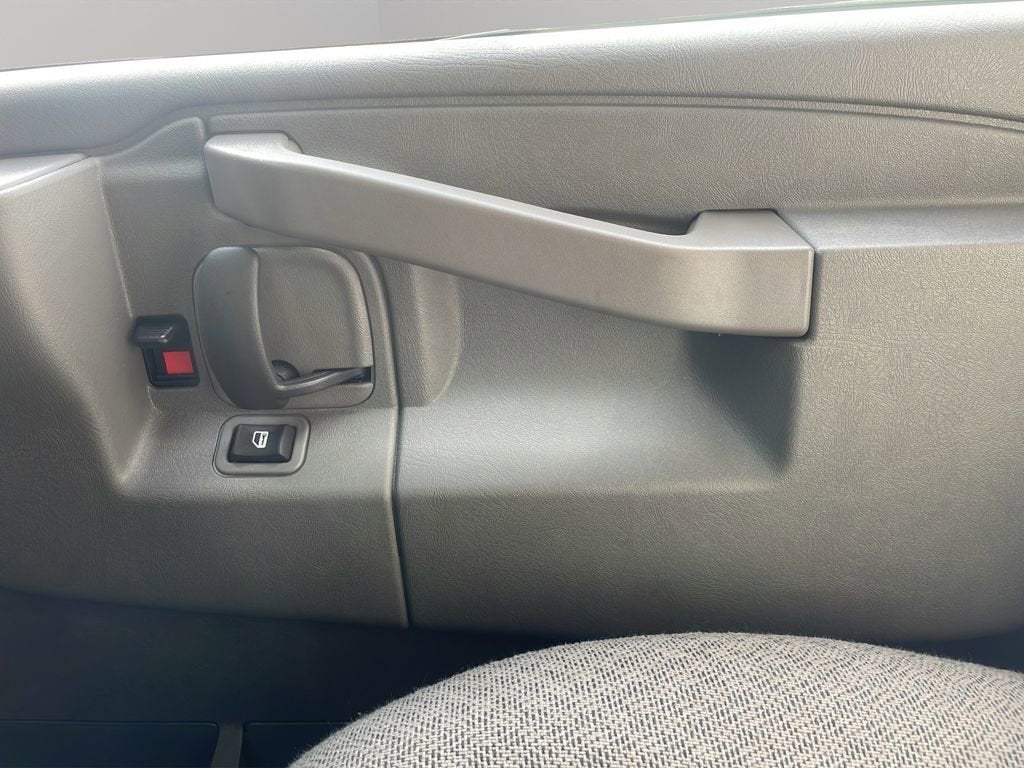 2025 GMC Savana Cutaway 3500 1WT