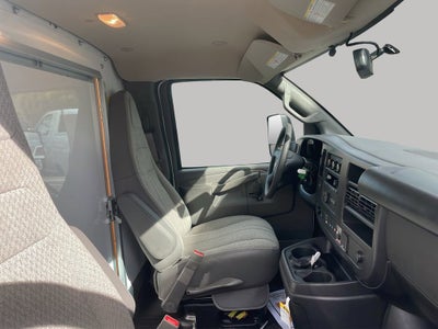 2025 GMC Savana Cutaway 3500 1WT