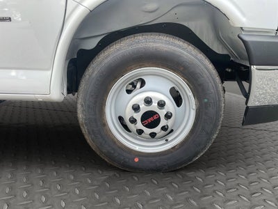 2025 GMC Savana Cutaway 3500 1WT